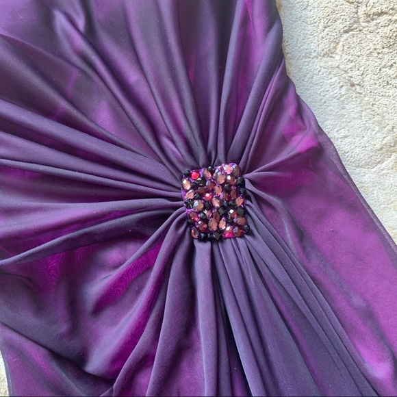 One Shoulder Formal Gown - Picture 6 of 16